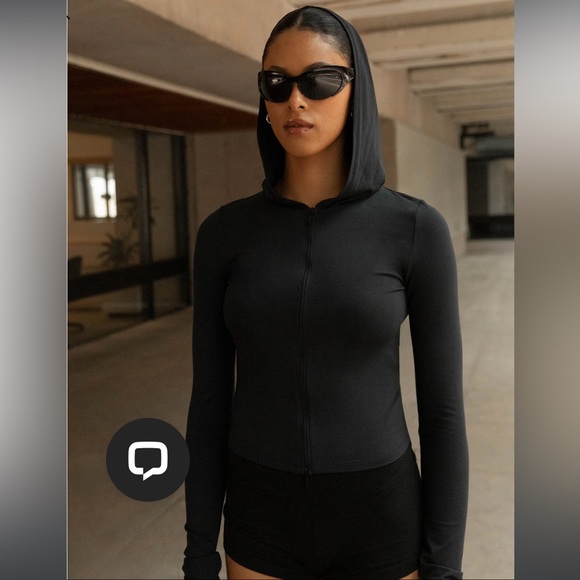 OAK Tops - Oak & Fort
FITTED ZIP-UP HOODIE